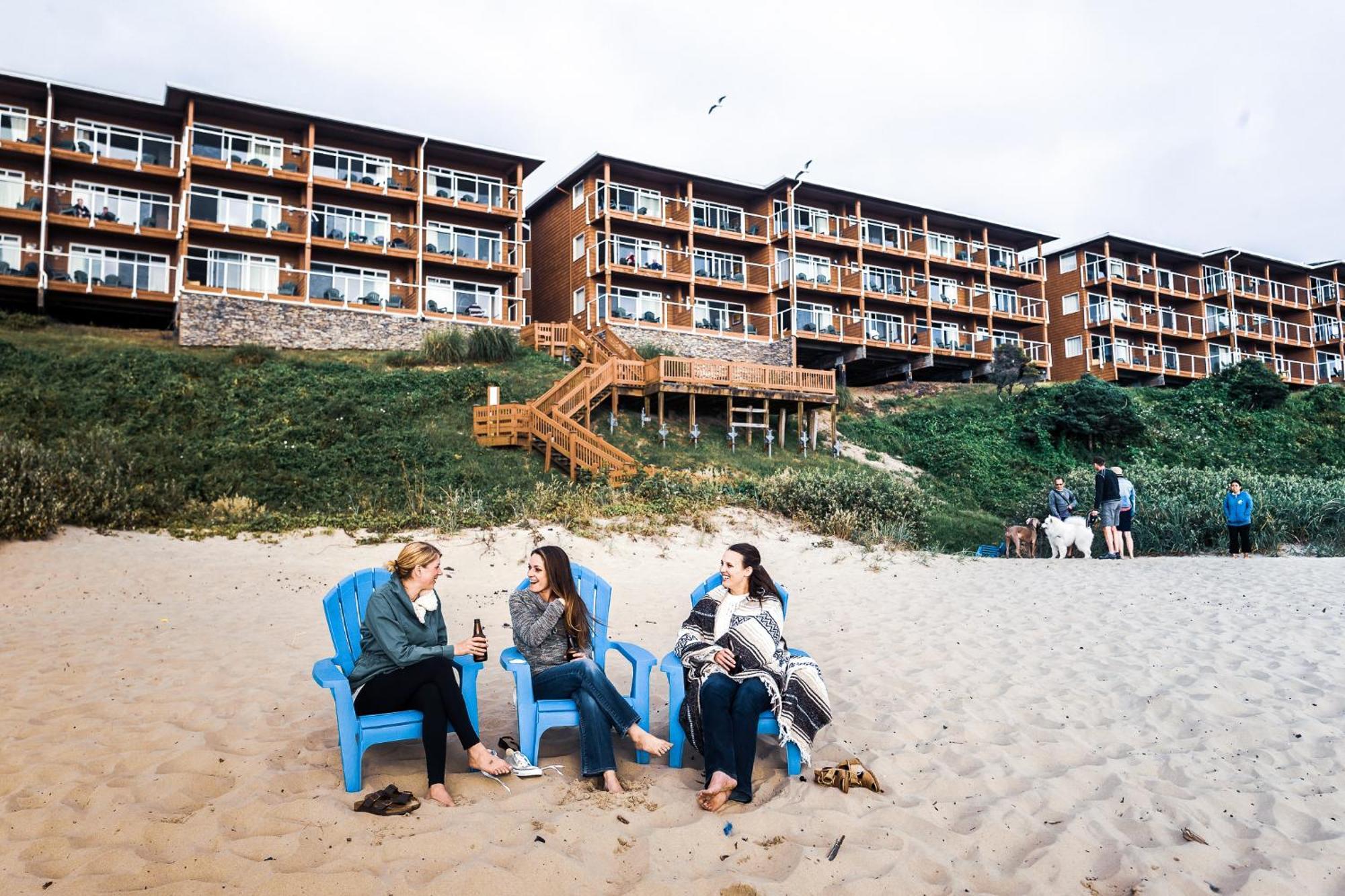 Hallmark Resort In 캐논비치 외부 사진
