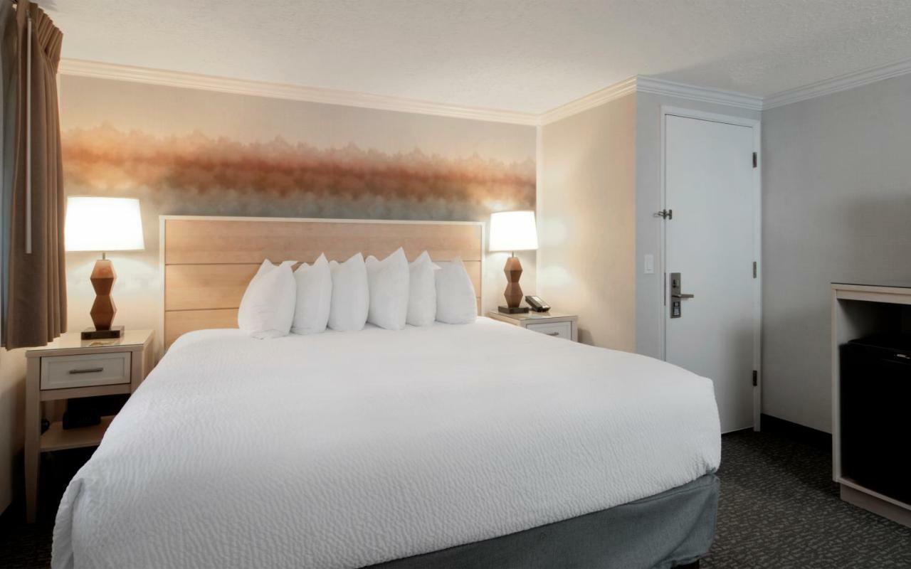 Hallmark Resort In 캐논비치 외부 사진