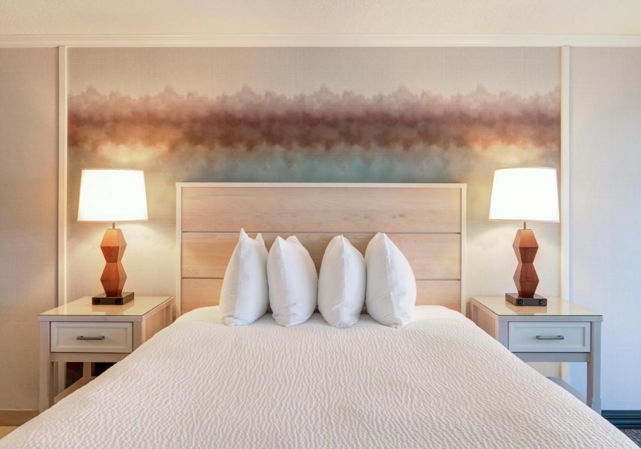 Hallmark Resort In 캐논비치 외부 사진